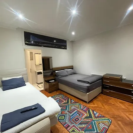 Taksim Square 2plus1 Big Flat On The Center With 2 Bathroom 이스탄불