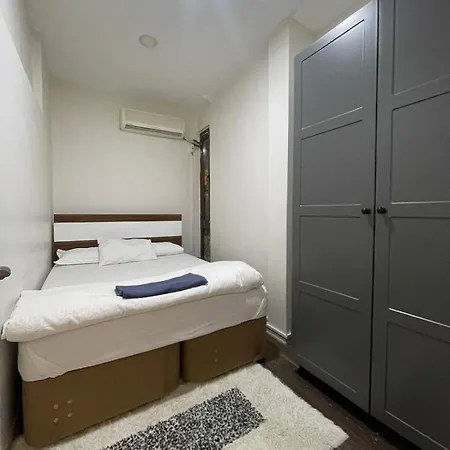Taksim Square 2plus1 Big Flat On The Center With 2 Bathroom 아파트 이스탄불