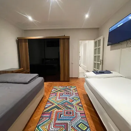 Taksim Square 2plus1 Big Flat On The Center With 2 Bathroom 아파트