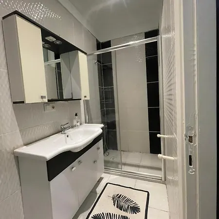 Taksim Square 2plus1 Big Flat On The Center With 2 Bathroom 아파트